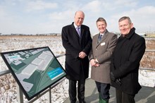 Siemens plans new rail factory in Goole 5: Transport Secretary Chris Grayling with Gordon Wakeford, Siemens’ Managing Director, UK Mobility Division and Vernon Barker, Managing Director, Siemens’ UK Rolling Stock Business Unit.