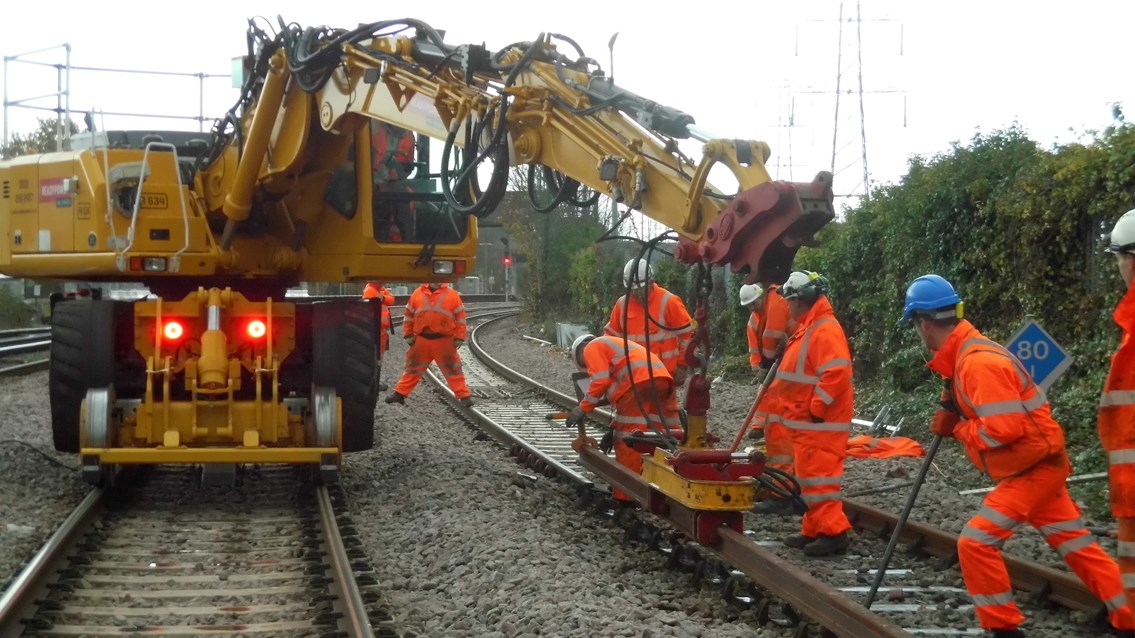 Passengers urged to plan ahead this Easter as Network Rail carries out essential railway improvements between West London, Berkshire and Hampshire: Engineering work Late May