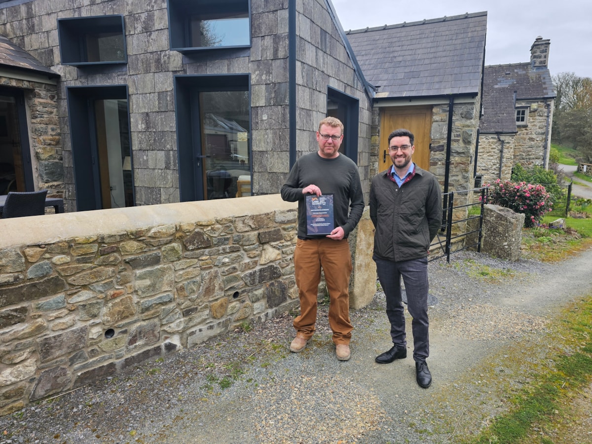 Building awards / rhagoriaeth adeiladu 2