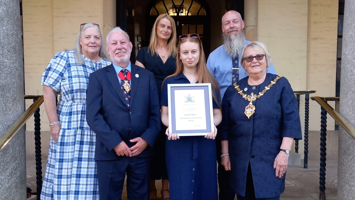 Mayor meets award-winning performing arts champion Elizabeth Downes cropped