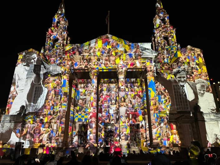 Light Night 2024: at Leeds Civic Hall, the breath-taking Out of the Aire paid tribute to some of the people and events that have been part of the fascinating story of Leeds.