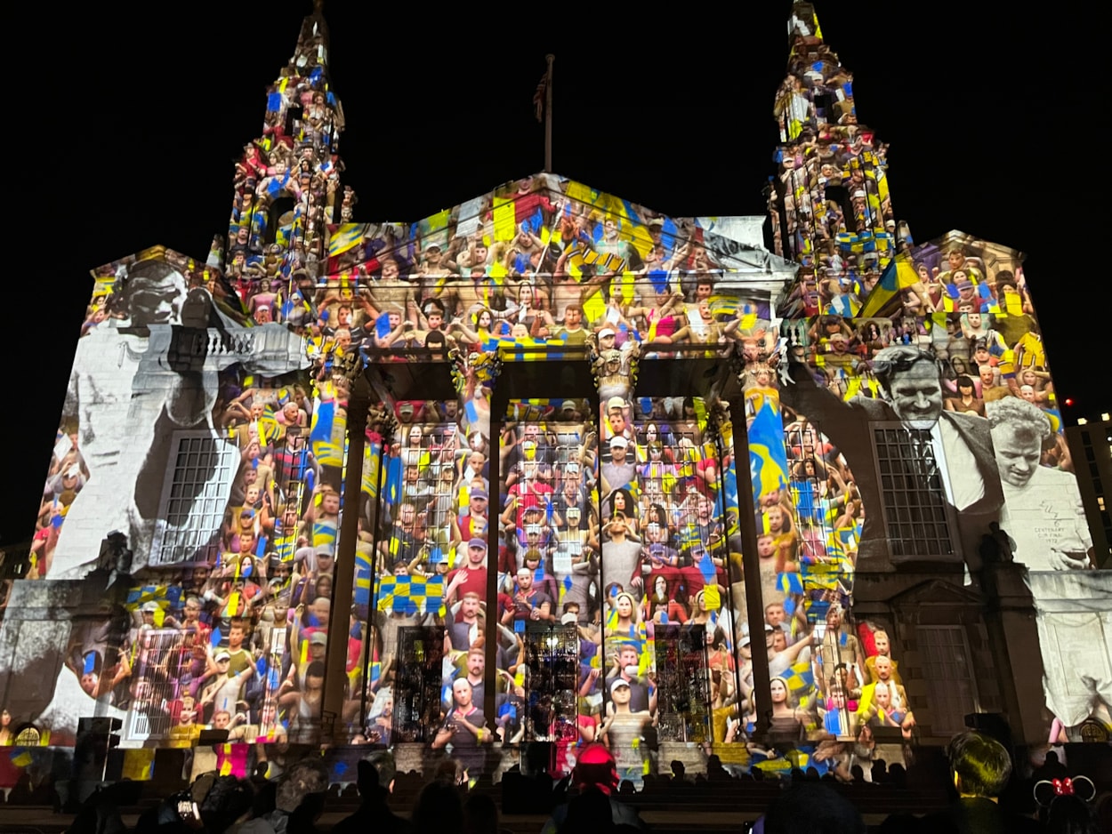 Light Night 2024: at Leeds Civic Hall, the breath-taking Out of the Aire paid tribute to some of the people and events that have been part of the fascinating story of Leeds.