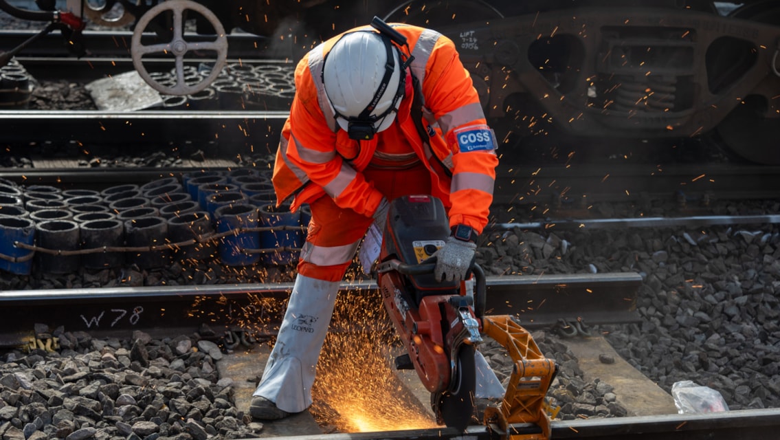 North West travel update ahead of vital track renewals: Warrington - Dallam Junction rail being cut