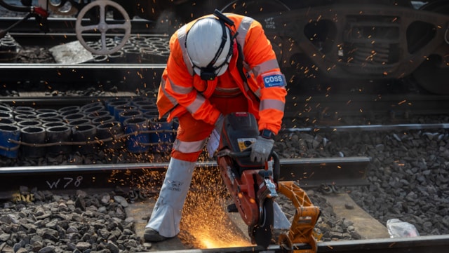 North West travel update ahead of vital track renewals: Warrington - Dallam Junction rail being cut