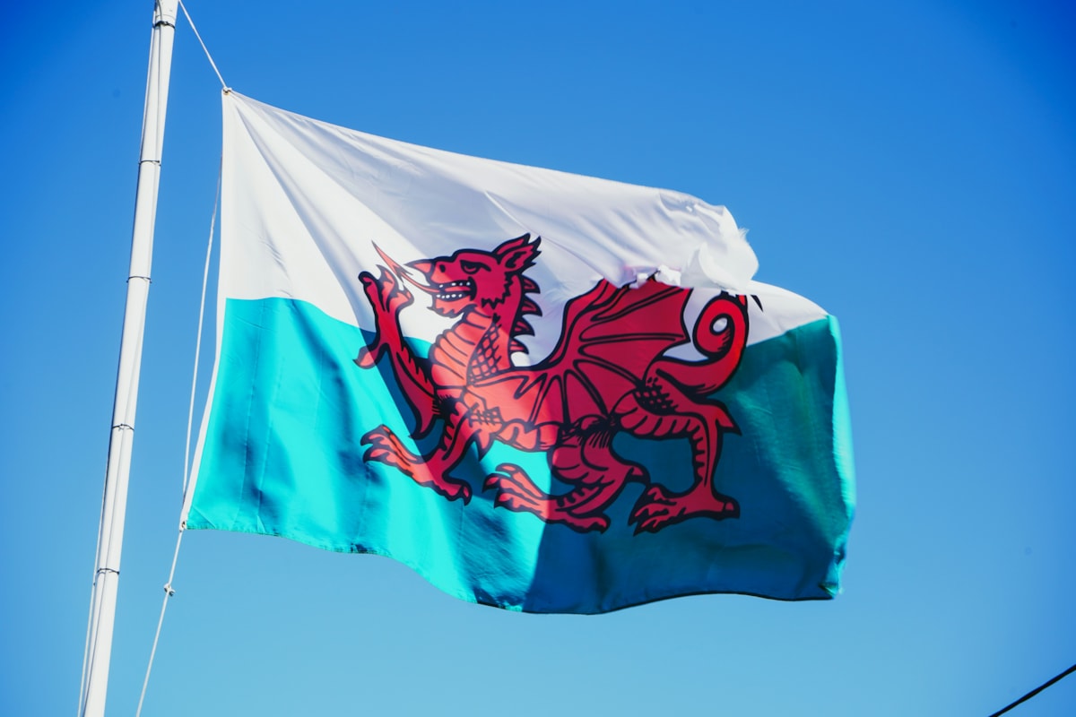  Baner Cymru