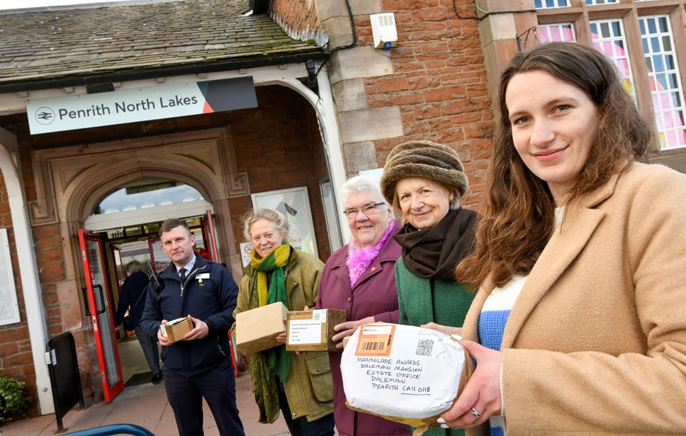 L - R: Stephen Martin (Avanti West Coast Team Leader at Penrith); Jane Hasell-McCosh (Founder of Dalemain Marmalade Awards); Doreen Cameron (Marmalade Awards judge); Lady Elizabeth Leeming (Hospice at Home President); Emily Green (Dalemain Mansion)