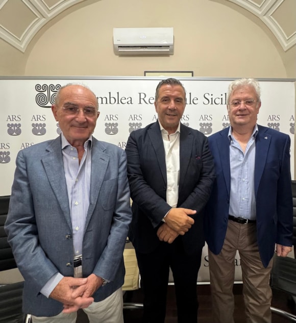 Raid dell’Etna: in Sicilia 90 equipaggi da tutto il mondo percorreranno oltre mille chilometri: Da dx Spina Porto Consoli