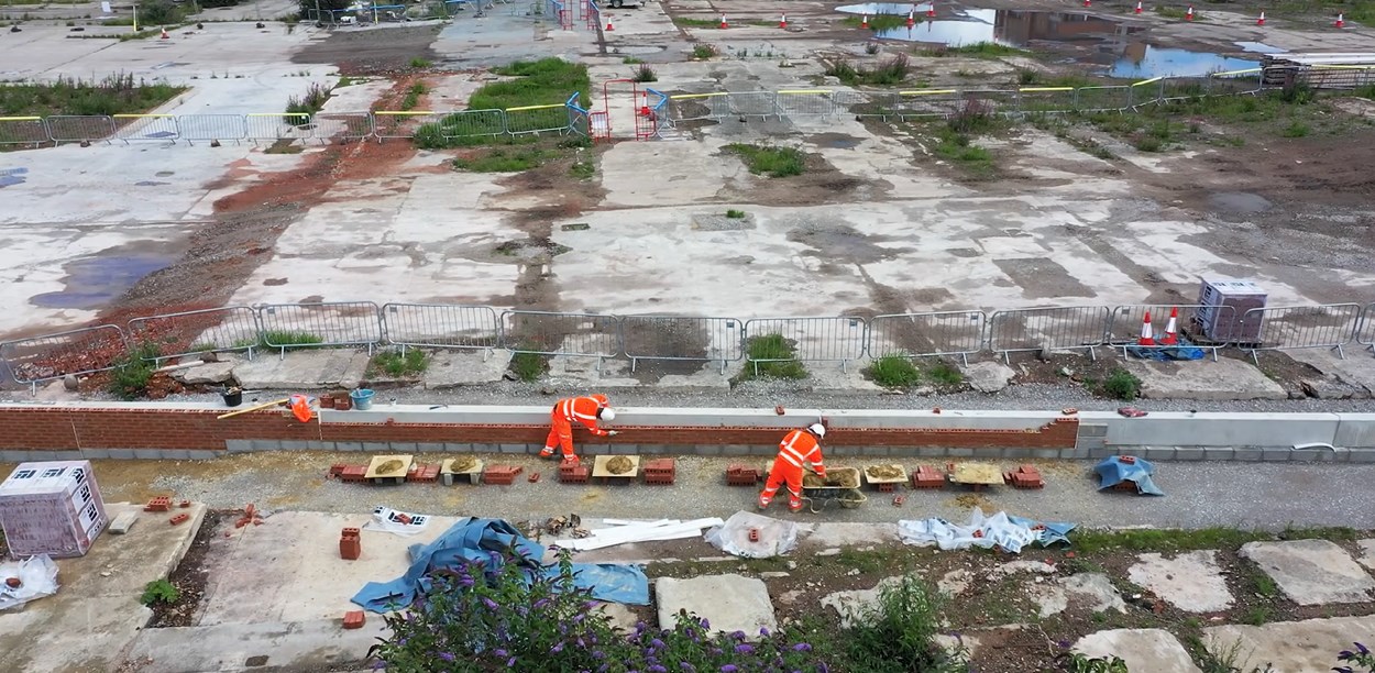 Kirkstall Road flood wall: Work on the Leeds Flood Alleviation Scheme on Kirkstall Road  (image courtesy of BMMjv)