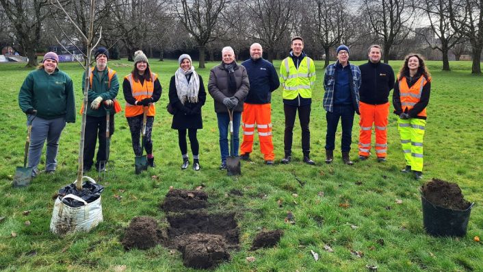Over 550 trees planted for Armley Gyratory improvement scheme: Armley Park tree planting with Cllr Hayden