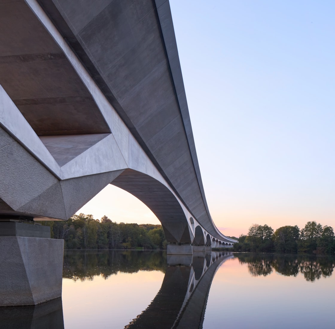 HS2 Colne Valley Viaduct - Korda Lake Oblique View Dusk (C) Grimshaw Hufton Crow