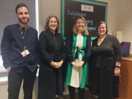 From left to right Joe Sieber, Headteacher at Ickburgh School, Mayor of Hackney Caroline Woodley, Minister for Schools Georgia Gould, and Dame Meg Hillier MP during a visit at Ickburgh School