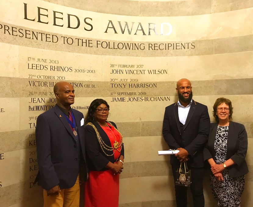 Leeds Rhinos star Jamie Jones-Buchanan receives prestigious Leeds Award: jamiejones-buchananleedsaward-928621.jpg