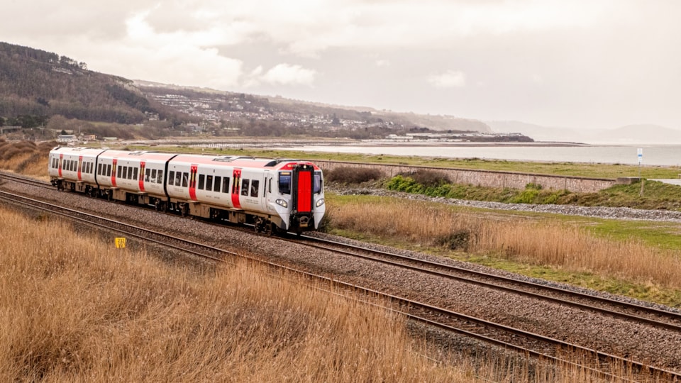 Abergele & Pensarn - Class 197-2