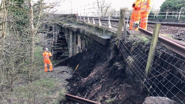 Railway landslip forces section of West Coast main line near Warrington to close: Landslip at Dutton Viaduct near Warrington