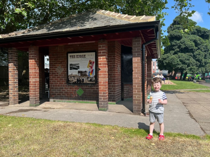 Pudsey Park kiosk: Serving up hot and cold drinks, ice cream, cakes, sandwiches, pastries and confectionary, the kiosk has always been very popular with park goers and those passing by.

Pudsey Park and the kiosk were originally opened to the public in April 1928 by the Duke and Duchess of York, later to become King George VI and Queen Elizabeth.