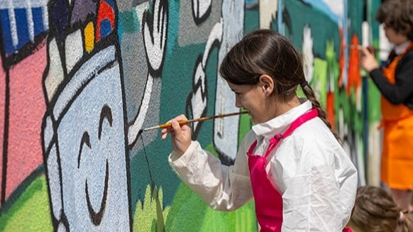 child-painting-mural-2
