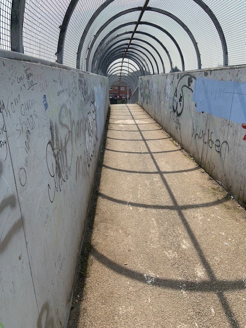 Widnes railway footbridge before cleanup 2
