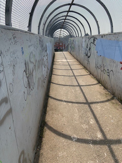 Widnes railway footbridge before cleanup 2