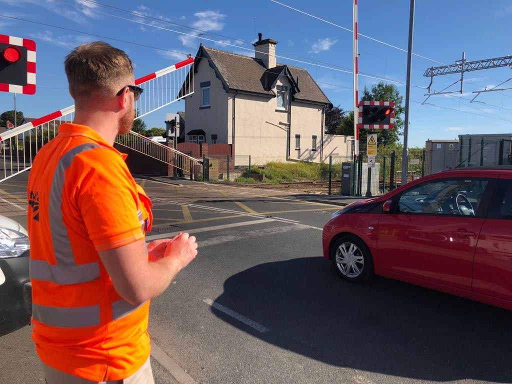 Carleton level crossing 2