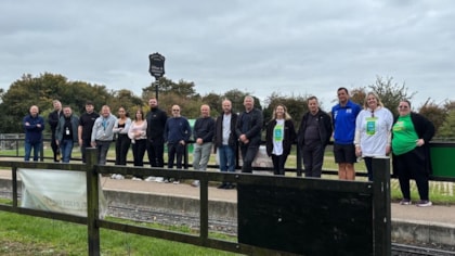 Siemens extends partnership with Samaritans, contributing over £38,000 and improving mental health support across Britain: Siemens Samaritans Dawn Walk