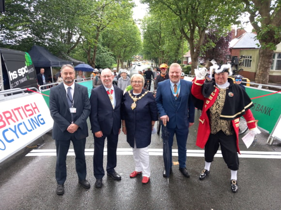 Mayor of Dudley opens 2024 Dudley Grand Prix