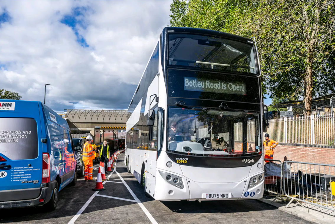 Botley Road opening- bus trials- 16-09-264