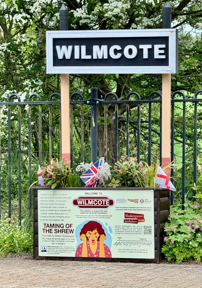 Wilmcote Shakespeare planter