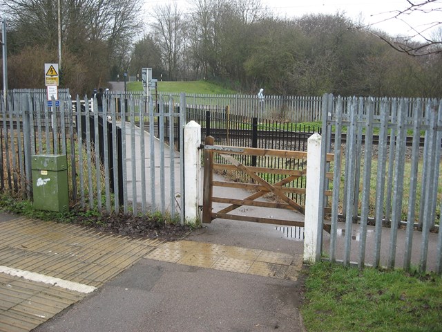 Temporary closure of St Albans footpath level crossing: Cotton Mill Lane level crossing