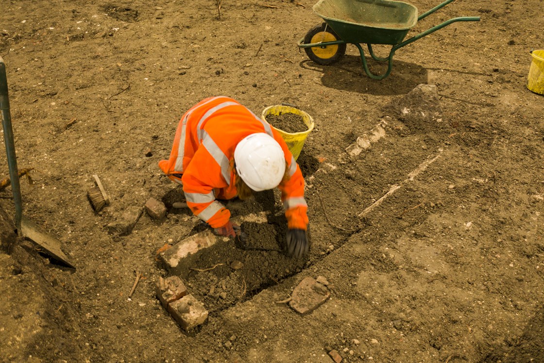 Archaeologists excavate a medieval church and burial ground in Stoke Mandeville: The remains of a medieval church in Stoke Mandeville are being excavated by archaeologists working on the HS2 project.

Tags: Archaeology, St Mary's, Stoke Mandeville