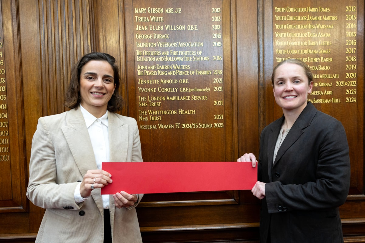 Captain Kim Little and head coach Renée Slegers celebrating Arsenal Women's Freedom of the Borough status