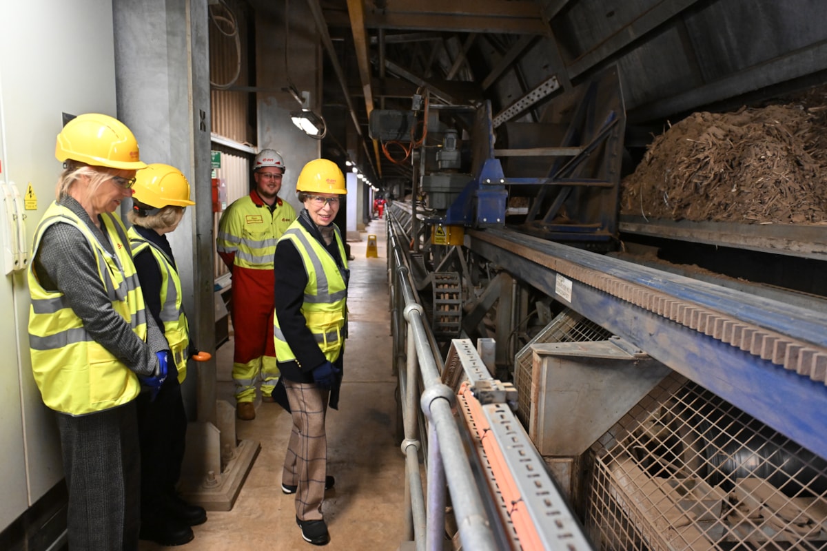 HRH The Princess Royal views the waste wood feed store supplying the Blackburn Meadows renewable energy plant in Sheffield.
2nd October 2024