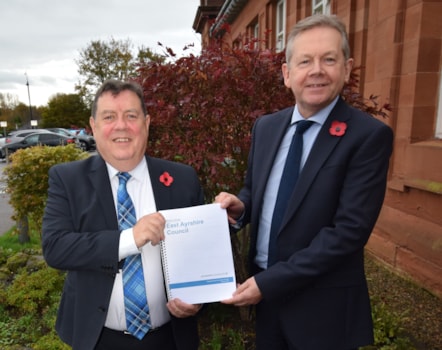 Leader of the Council Councillor Douglas Reid and Chief Executive Joe McLachlan 2