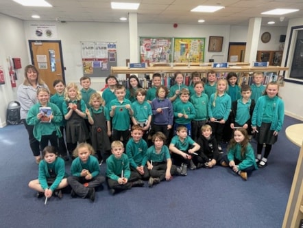 Stars of shelves 3 - sêr y silffoedd 3