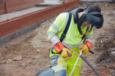 Lighting and grid EON-749670-230316-0558