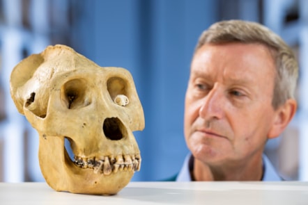 Professor Andrew Kitchener with a gorilla and mouse lemur skull. Photo © Duncan McGlynn (2)