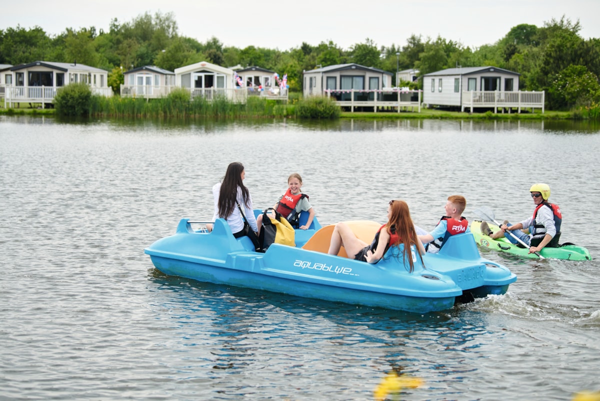 la lake pedalo kayaking 03 2022