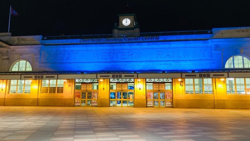 Travelling by train this Christmas and New Year? Book ahead and plan your journey as improvement work means some changes to trains travelling through Cardiff: Cardiff Central station-19