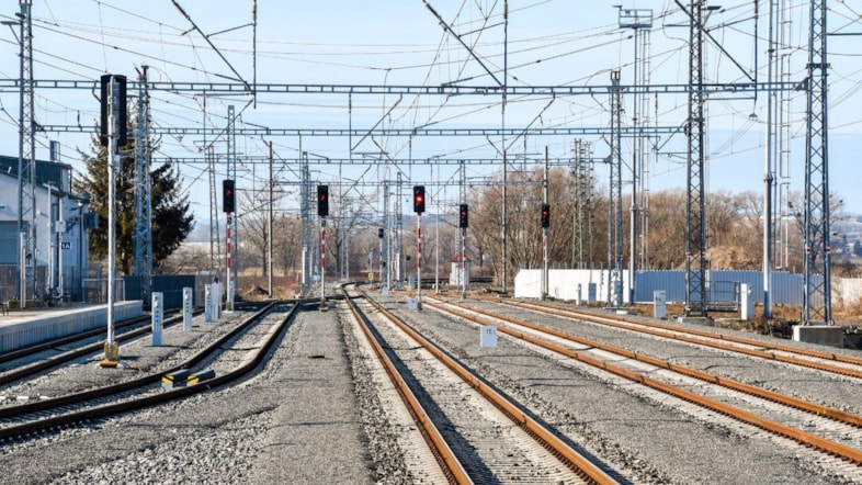 Arriva awarded €750 million electric rail contract in Czechia: Czech Republic Electric Rail contract