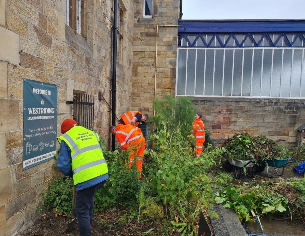 Dewsbury station volunteers-8