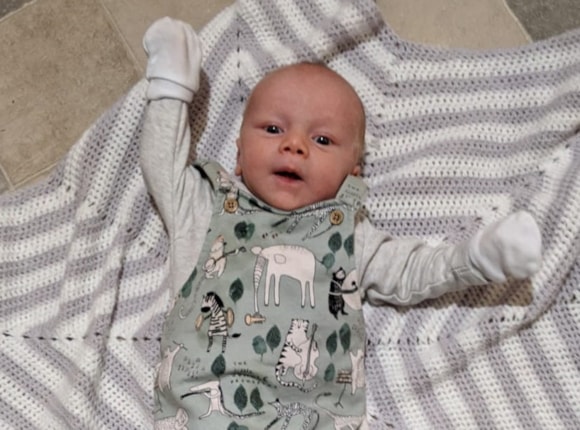 Hero call taker helps home birth: Thomas