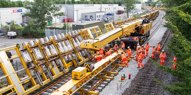 Railway re-opens through Oxford following upgrade work: Oxford 17 block-0215