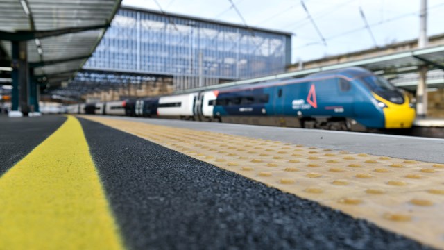 Close up shot of new platform surface at Carlisle station-2