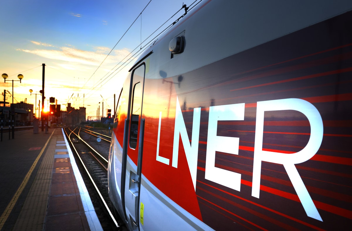 An LNER Azuma, a new dawn at Newcastle station (2), LNER