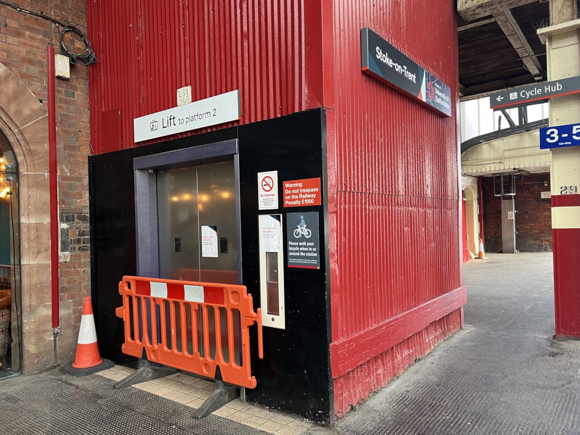 Stoke-on-Trent station lifts-2