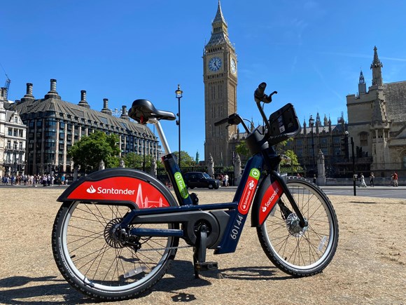 TfL Press Release - Santander Cycles to launch e-bikes in London from September: TfL Image - Santander Cycle in Front of Big Ben
