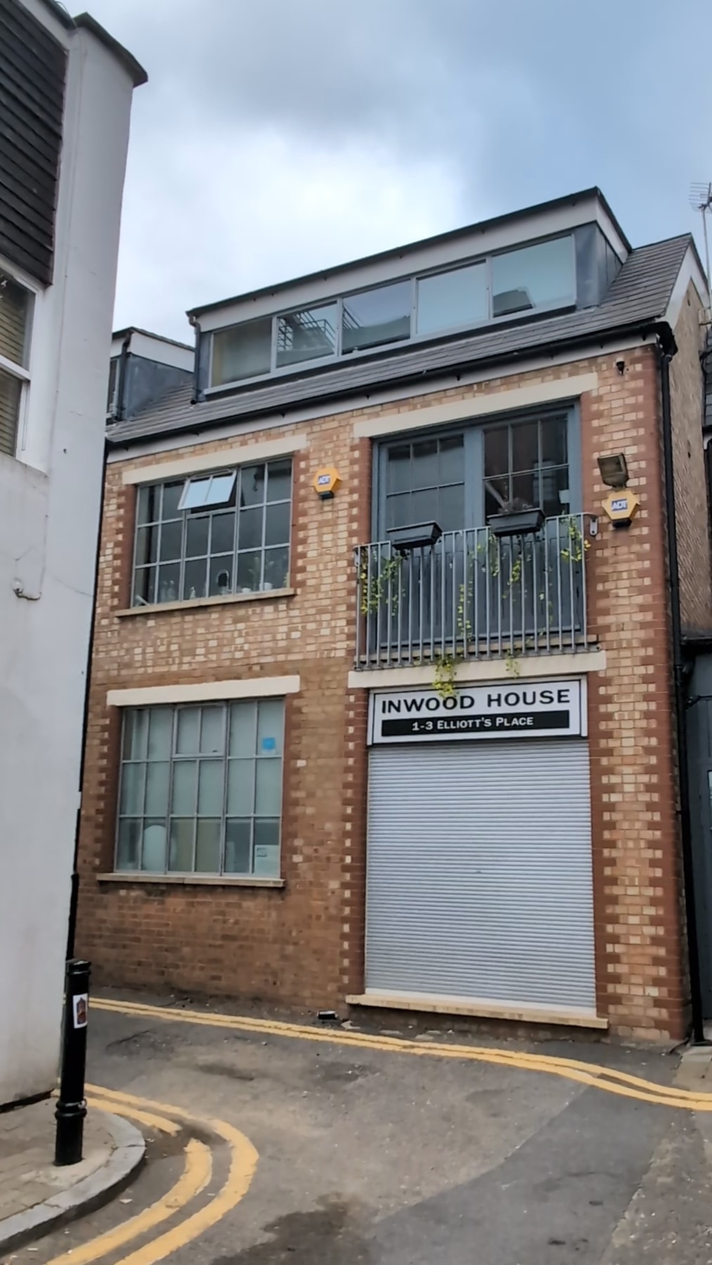 Chabad Lubavitch Islington, a cool space