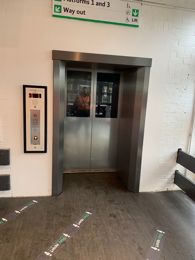 One of Tamworth station's lifts after the upgrade work in 2020 (1)