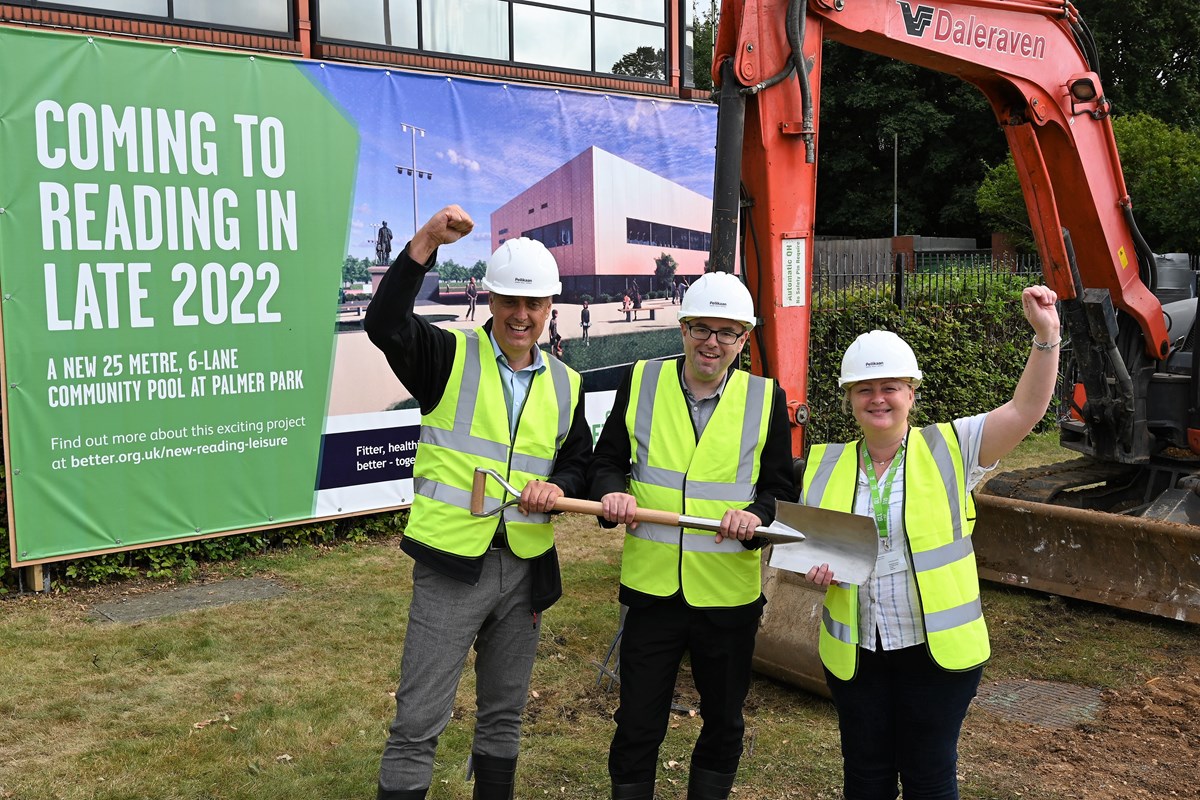 Photo shows L to R: Gert-Jan Peeters, director of Pellikaan UK; Cllr Graeme Hoskin, Reading Borough Council’s Lead Councillor for Sport and Lucy Cavello, GLL.