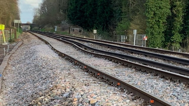 No trains for at least two weeks between Tonbridge and Redhill due to emergency repair work: GJ7kVv0W8AAjp19