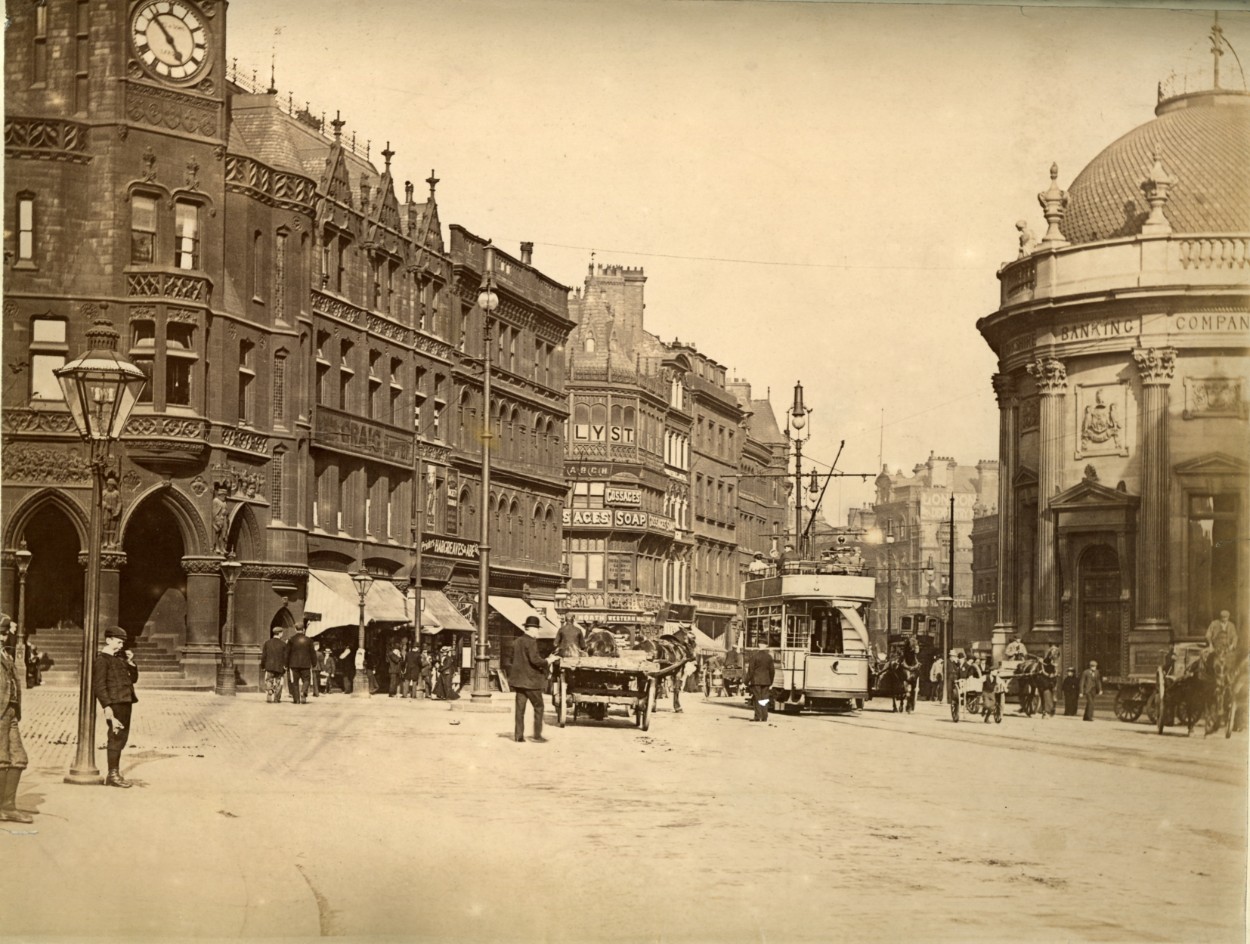 Leeds Discovery Centre hats: John Craig established his business in the popular shopping district of Park Row, Leeds in the late 19th century.
The shop remained there until 1936 before moving to Wellington Street, where it traded until around 1947.